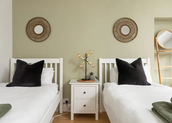 The Edinburgh Meadows Apartment