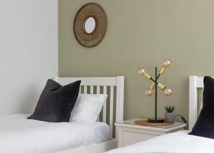 The Edinburgh Meadows Apartment